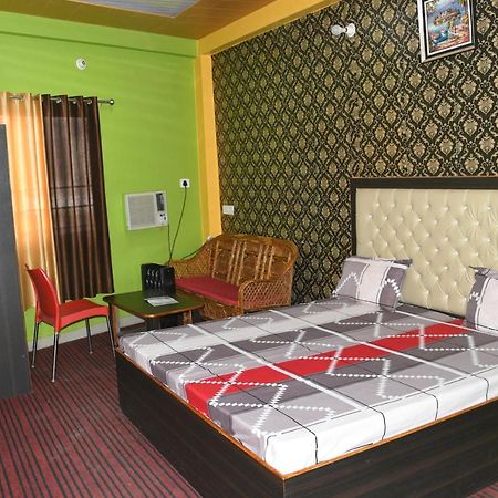 Pithorāgarh Hotel Mountain View And Rooftop Restaurant מראה חיצוני תמונה