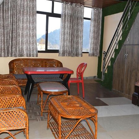 Pithorāgarh Hotel Mountain View And Rooftop Restaurant מראה חיצוני תמונה