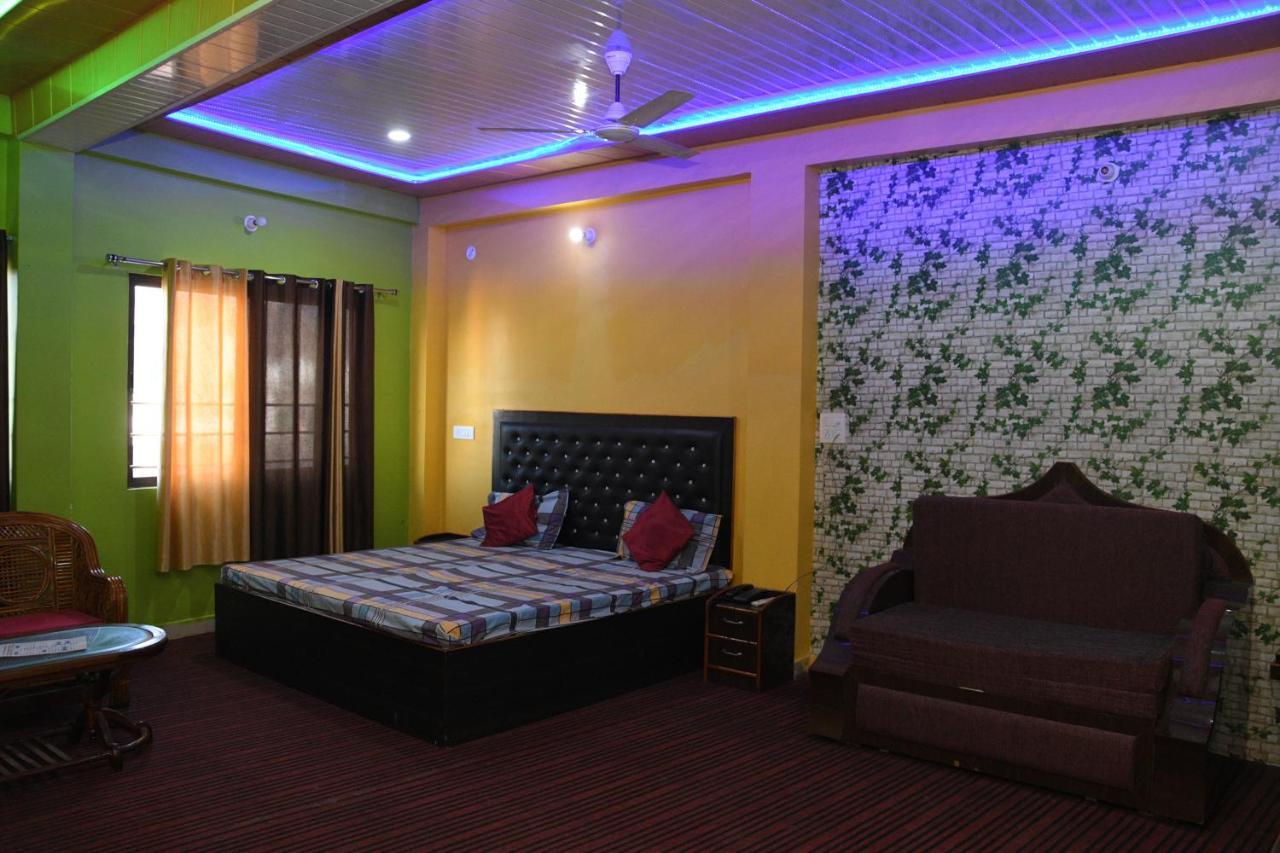 Pithorāgarh Hotel Mountain View And Rooftop Restaurant מראה חיצוני תמונה